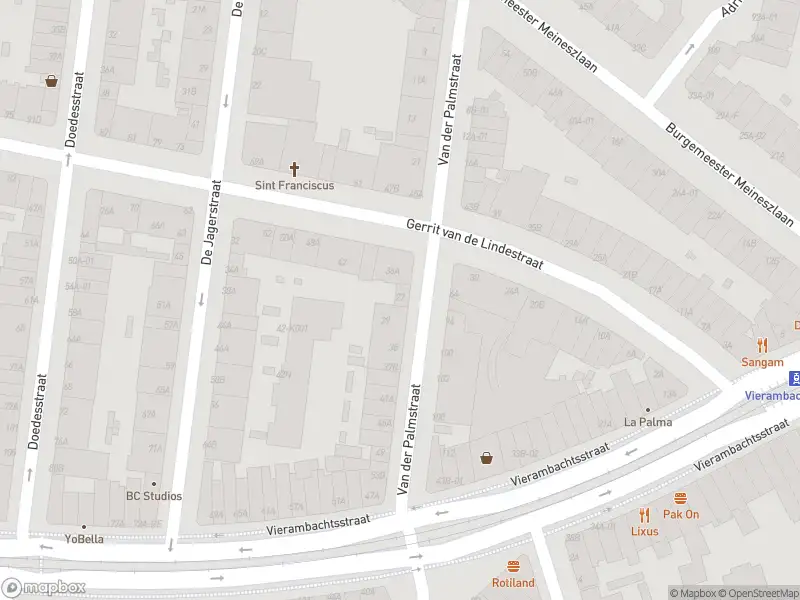 Ambulance met grote spoed naar de Van der Palmstraat in Rotterdam