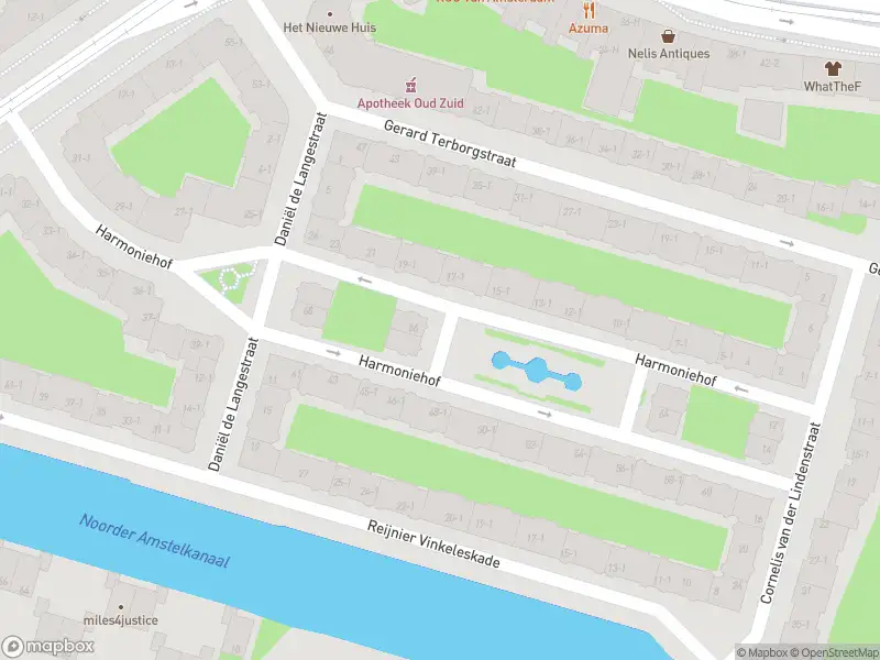 Ambulance met grote spoed naar de Gerard Terborgstraat in Amsterdam