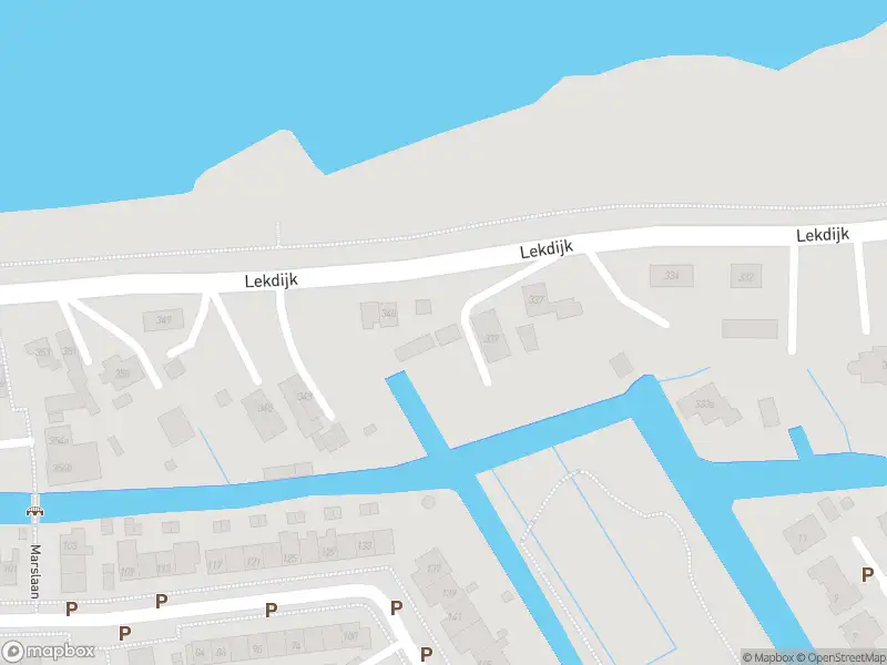 Ambulance met gepaste spoed naar de Lekdijk in Nieuw-Lekkerland