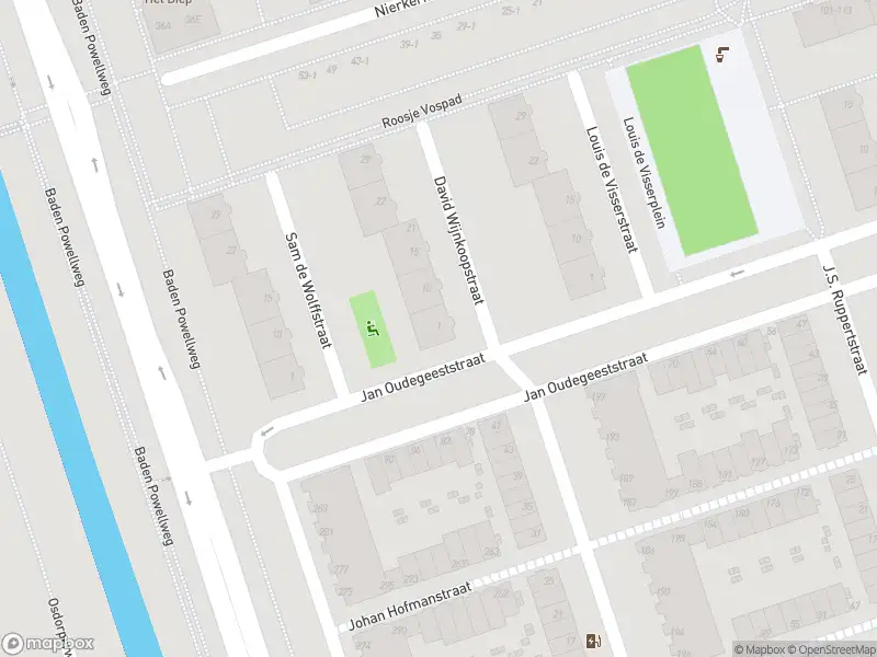 Ambulance met gepaste spoed naar de David Wijnkoopstraat in Amsterdam