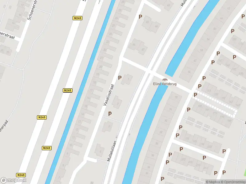 Ambulance met gepaste spoed naar de Vasalisstraat in Alkmaar