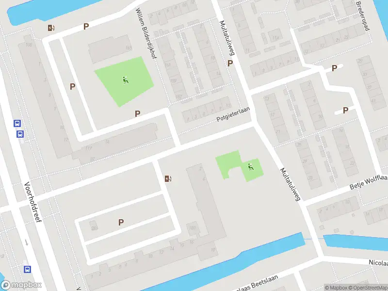 Ambulance met grote spoed naar de Potgieterlaan in Delft