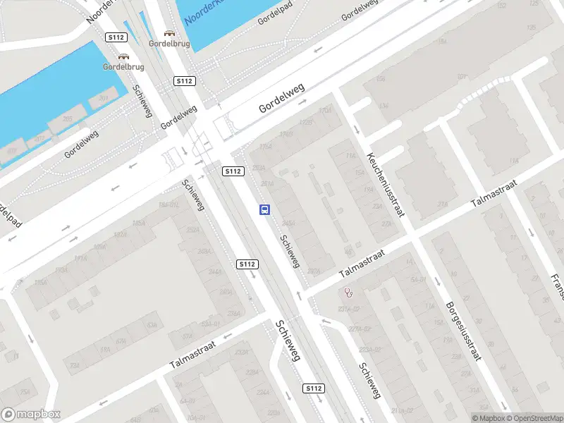 Ambulance met grote spoed naar de Schieweg in Rotterdam