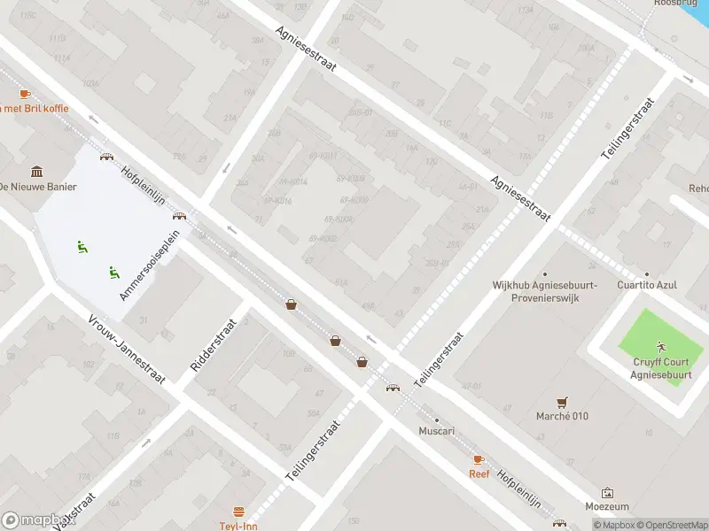 Ambulance met gepaste spoed naar de Vijverhofstraat in Rotterdam