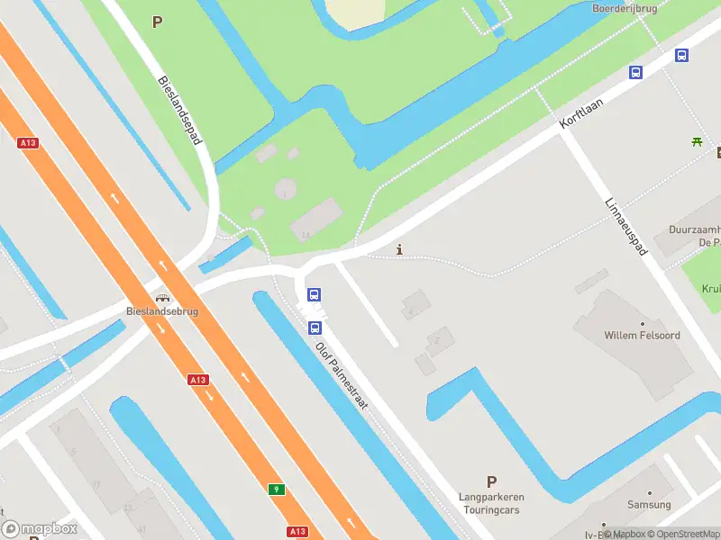 Ambulance met grote spoed naar de Korftlaan in Delft