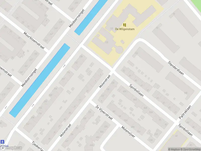 Ambulance met grote spoed naar de Molenstraat in Rotterdam