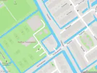 Brandweer met grote spoed naar de Van Rossemweg in Delft vanwege gebouwbrand