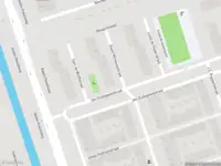 Ambulance met gepaste spoed naar de David Wijnkoopstraat in Amsterdam