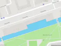 Ambulance met grote spoed naar de Osdorper Ban in Amsterdam