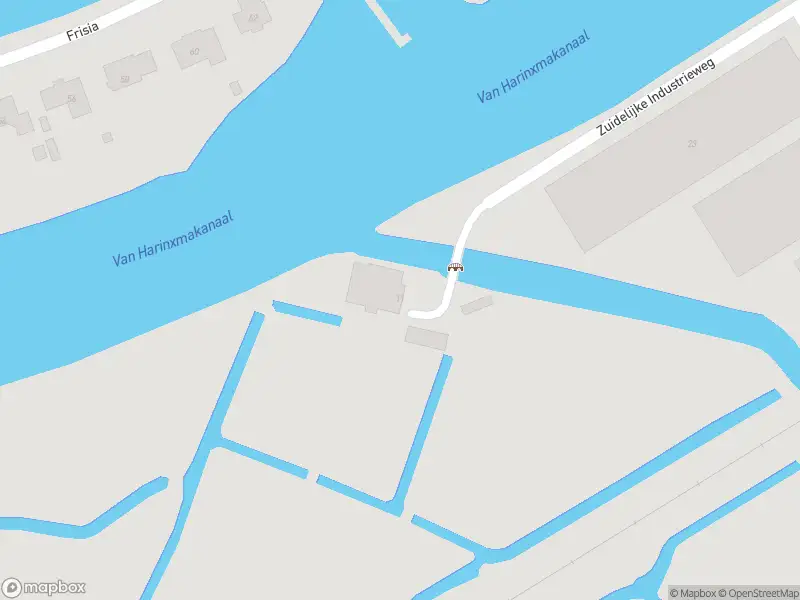 Brandweer met grote spoed naar de Harlingervaart in Franeker vanwege gebouwbrand