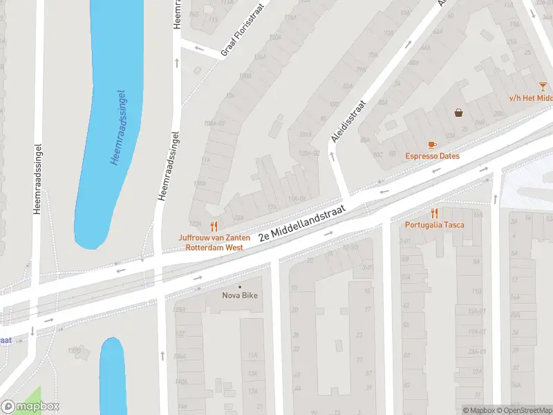 Ambulance met gepaste spoed naar de 2e Middellandstraat in Rotterdam