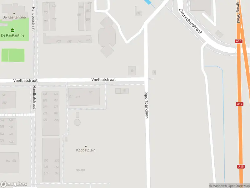 Ambulance met gepaste spoed naar de Voetbalstraat in Amsterdam