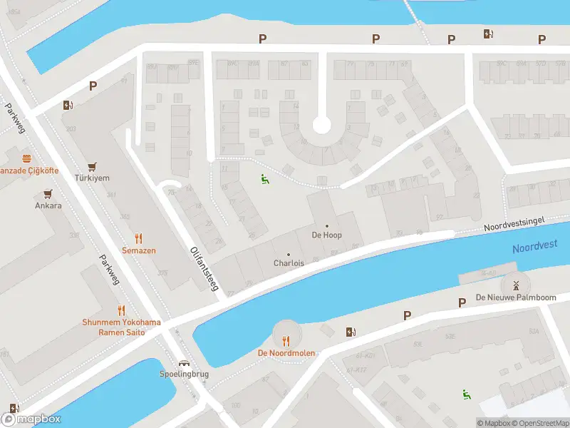 Ambulance met grote spoed naar de Noordvestsingel in Schiedam