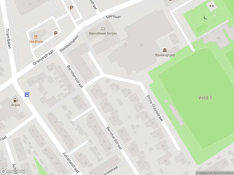 Ambulance met gepaste spoed naar de Bernhardstraat in Strijen