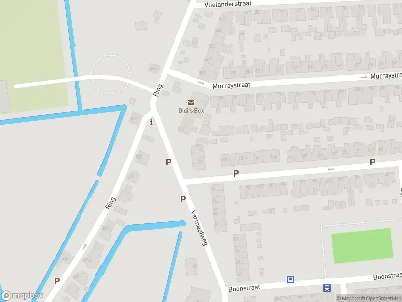 Ambulance met grote spoed naar de Vermaetweg in Pernis Rotterdam