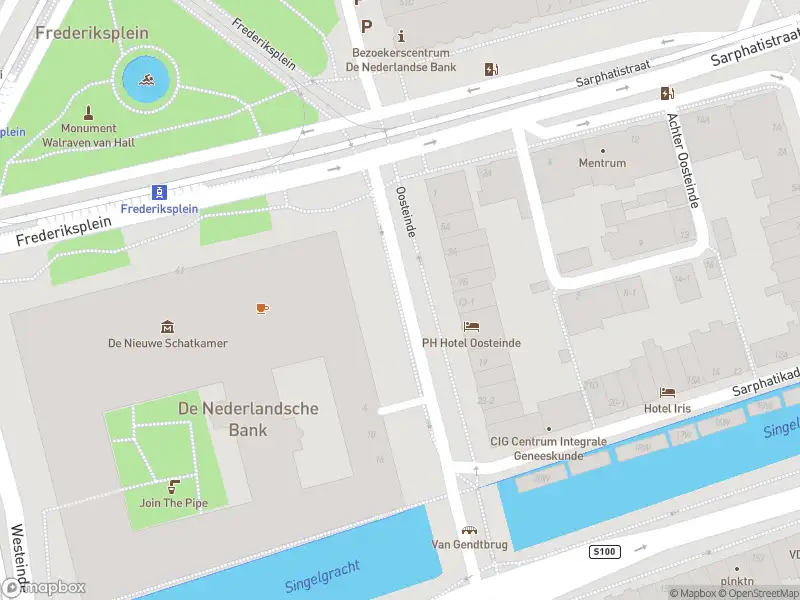 Ambulance met gepaste spoed naar de Oosteinde in Amsterdam