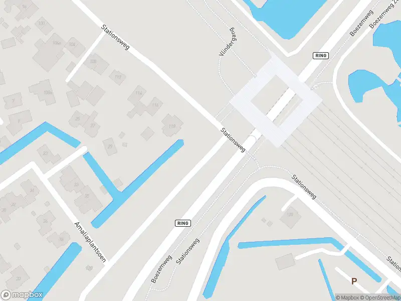 Ambulance met gepaste spoed naar de Stationsweg in Barendrecht