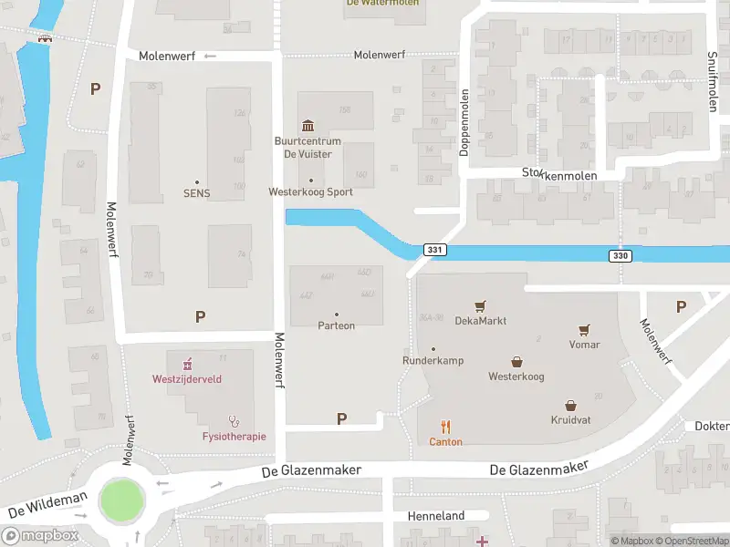 Ambulance met grote spoed naar de Molenwerf in Koog aan de Zaan