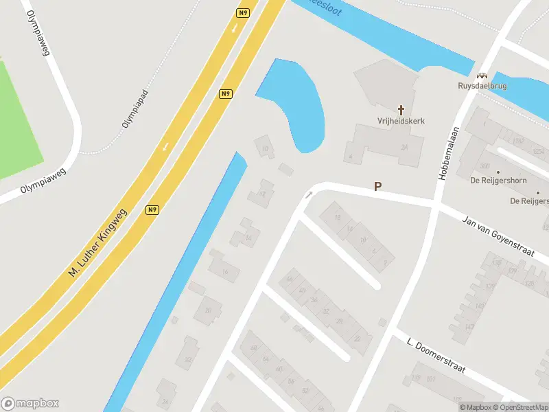 Ambulance met gepaste spoed naar de Gabriël Metsulaan in Alkmaar