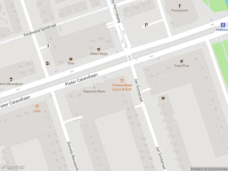 Ambulance met grote spoed naar de Pieter Calandlaan in Amsterdam