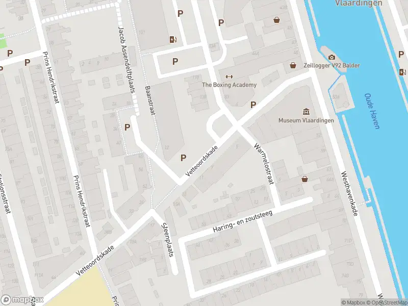 Ambulance met gepaste spoed naar de Vetteoordskade in Vlaardingen