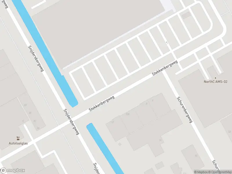 Ambulance met gepaste spoed naar de Meibergdreef in Amsterdam