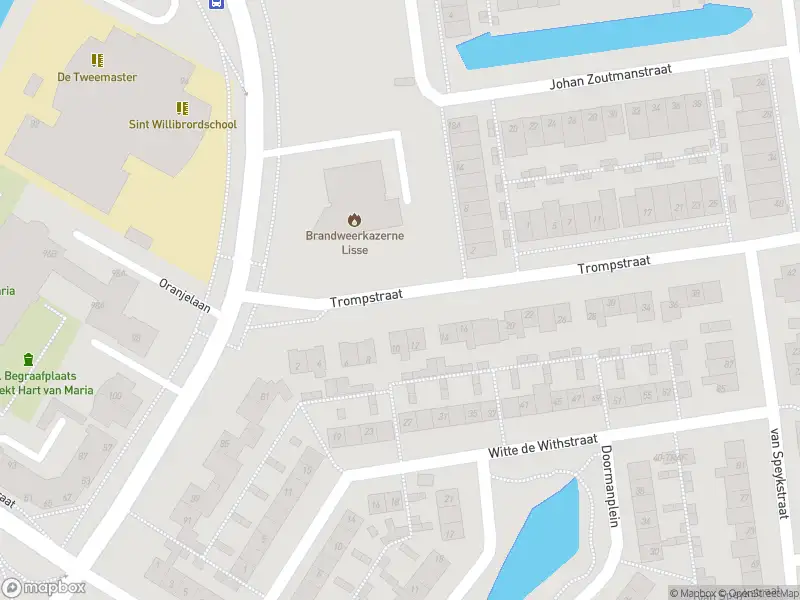 Ambulance met grote spoed naar de Trompstraat in Lisse