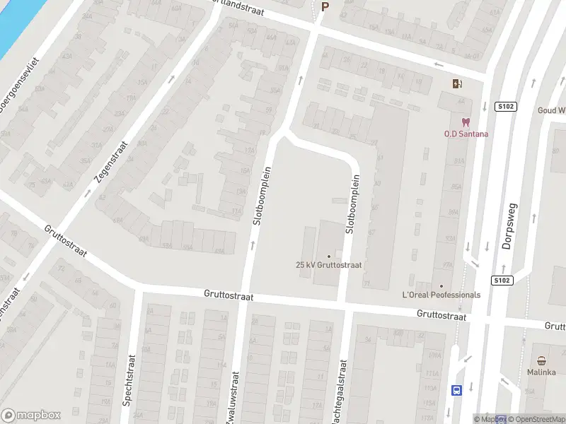 Ambulance met grote spoed naar de Slotboomplein in Rotterdam