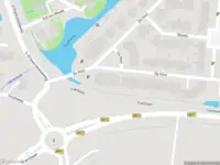 Ambulance met grote spoed naar de De Heul in Maasdam
