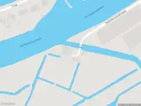 Brandweer met grote spoed naar de Harlingervaart in Franeker vanwege gebouwbrand