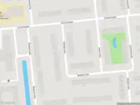 Ambulance met grote spoed naar de Middelrode in Rotterdam