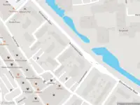 Ambulance met grote spoed naar de 't Weerom in Barendrecht