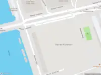 Ambulance met gepaste spoed naar de Van der Kunstraat in Amsterdam