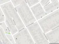 Ambulance met grote spoed naar de Steneweg in Middelharnis