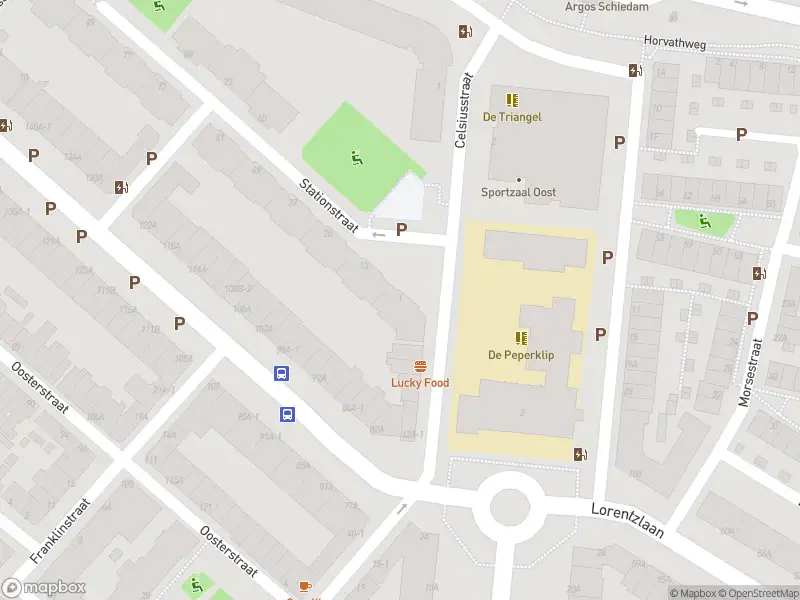 Ambulance met gepaste spoed naar de Stationstraat in Schiedam