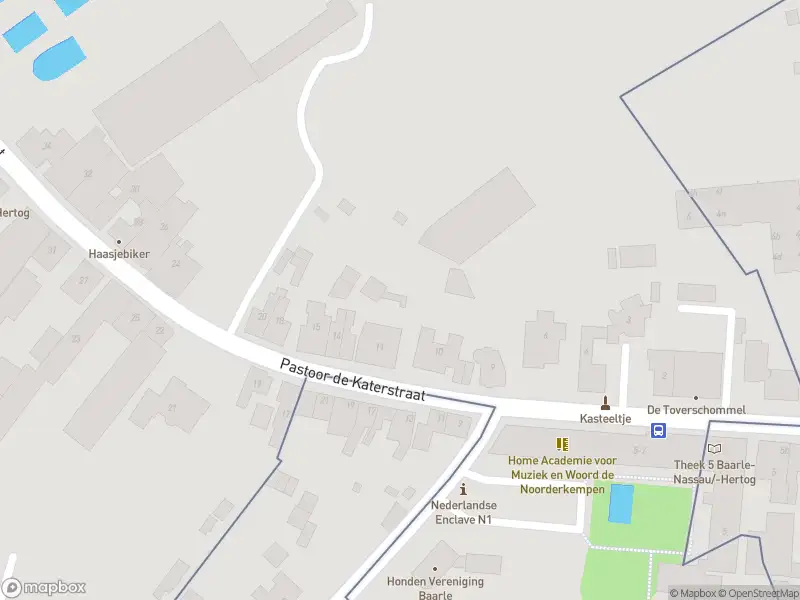 Brandweer met gepaste spoed naar de Pastoor de Katerstraat in Baarle-Nassau