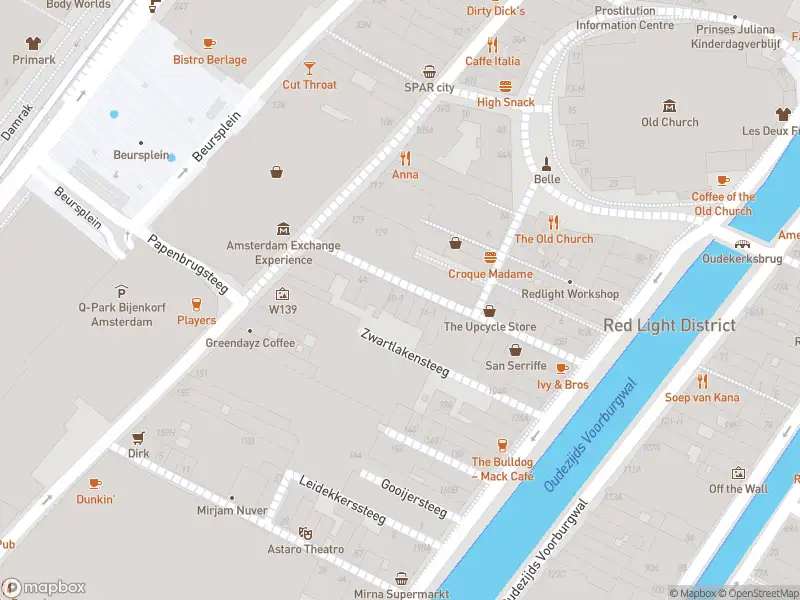 Ambulance met grote spoed naar de Sint Annenstraat in Amsterdam