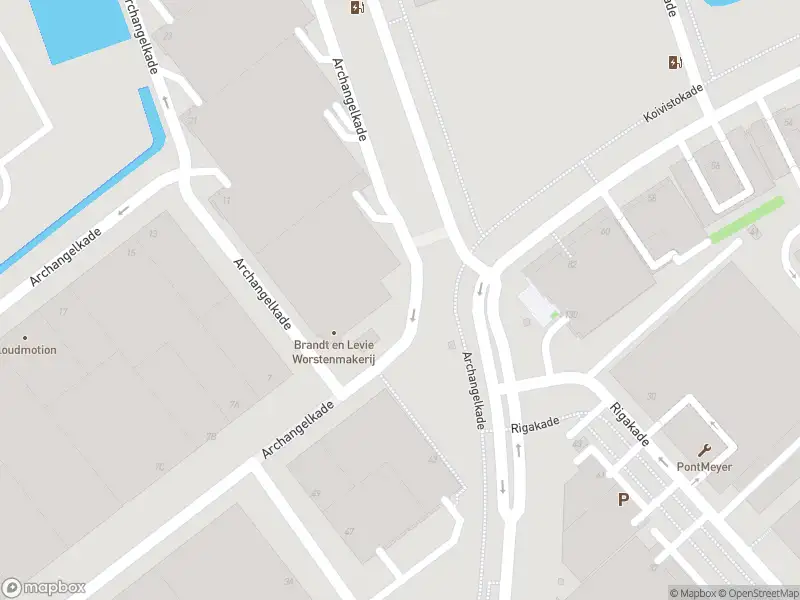 Ambulance met gepaste spoed naar de Archangelkade in Amsterdam