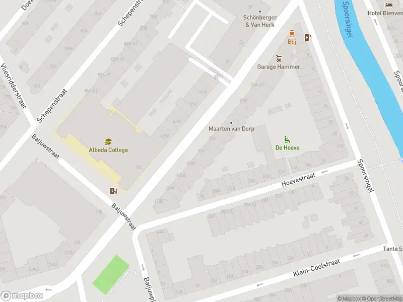 Ambulance met grote spoed naar de Walenburgerweg in Rotterdam