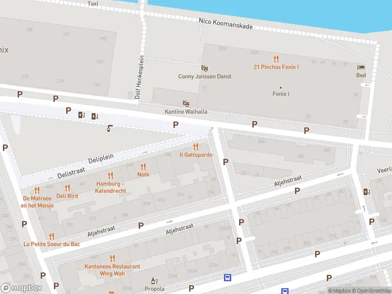 Ambulance met grote spoed naar de Delistraat in Rotterdam