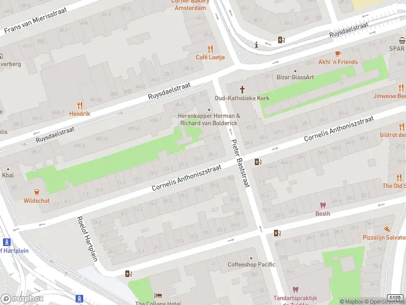 Ambulance met gepaste spoed naar de Balthasar Floriszstraat in Amsterdam