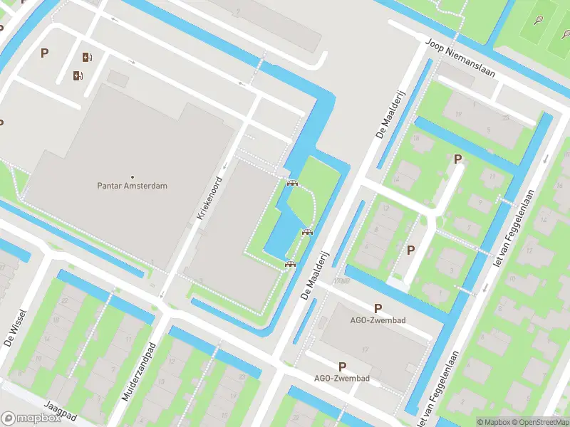 Ambulance met grote spoed naar de Kriekenoord in Diemen