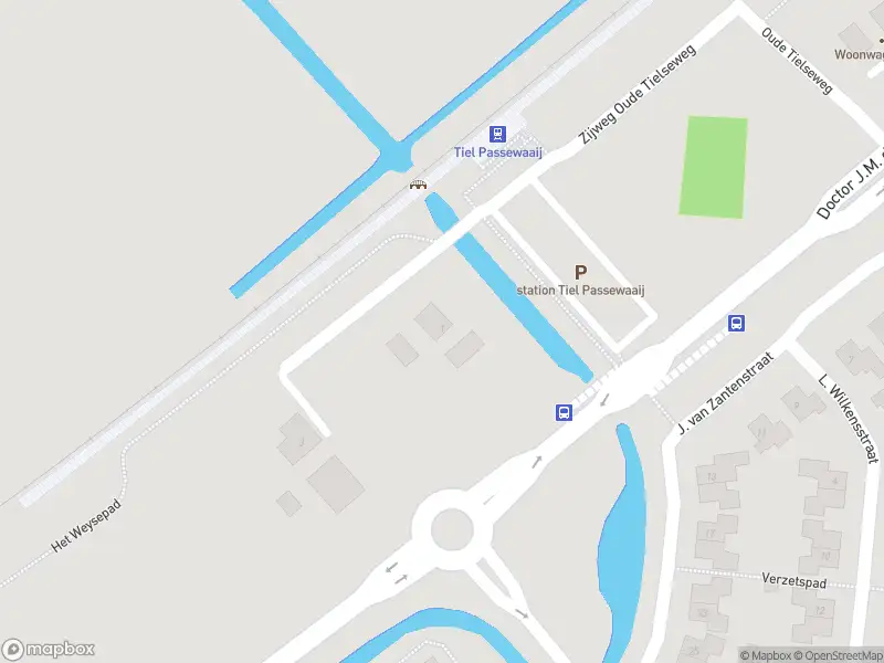 Brandweer met grote spoed naar de Zijweg Oude Tielseweg in Wadenoijen vanwege voertuigbrand