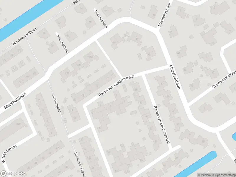 Ambulance met gepaste spoed naar de Baron van Leydenstraat in Hellevoetsluis