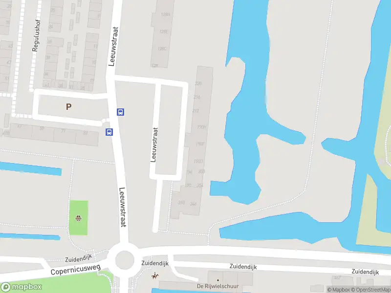 Ambulance met grote spoed naar de Leeuwstraat in Dordrecht