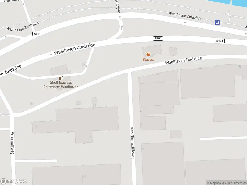 Ambulance met grote spoed naar de Waalhaven Z.z. in Rotterdam