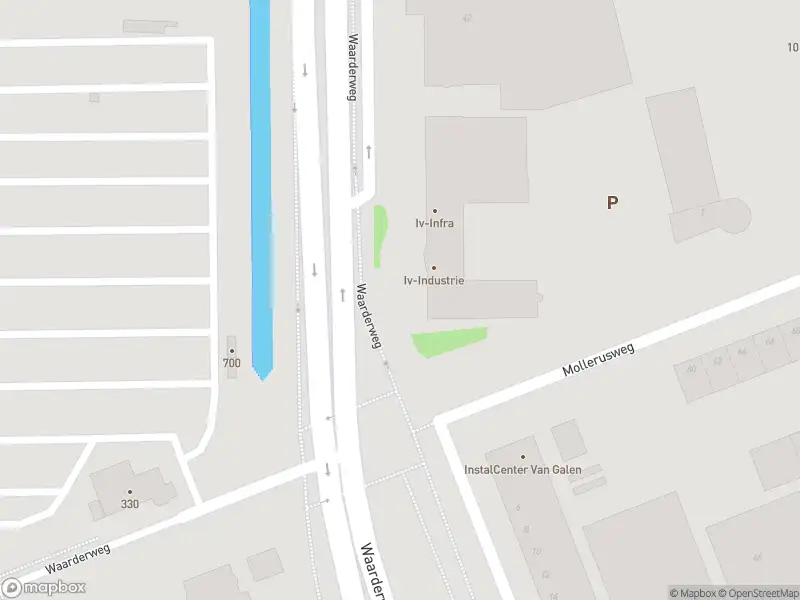 Ambulance met gepaste spoed naar de A. Hofmanweg in Haarlem