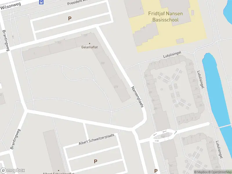 Ambulance met grote spoed naar de Nansenplaats in Rotterdam