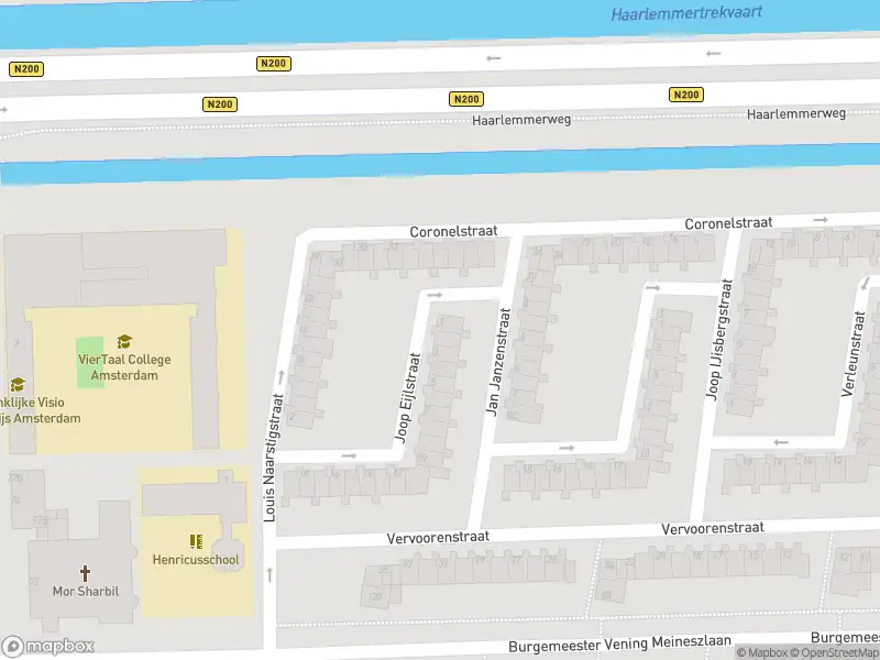 Ambulance met grote spoed naar de Joop Eijlstraat in Amsterdam