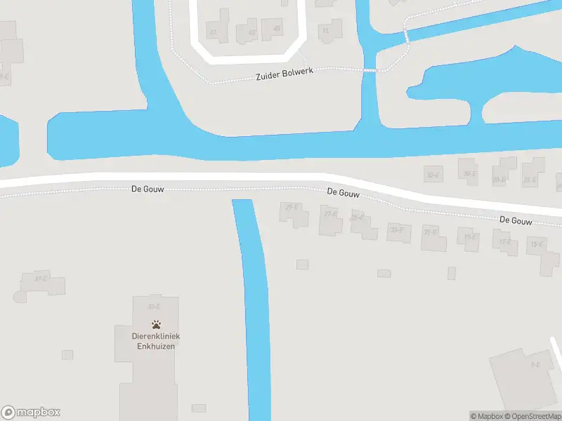 Ambulance met grote spoed naar de De Gouw in Enkhuizen